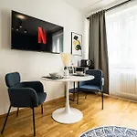 Bright Stylish Apartment In A Top Location
