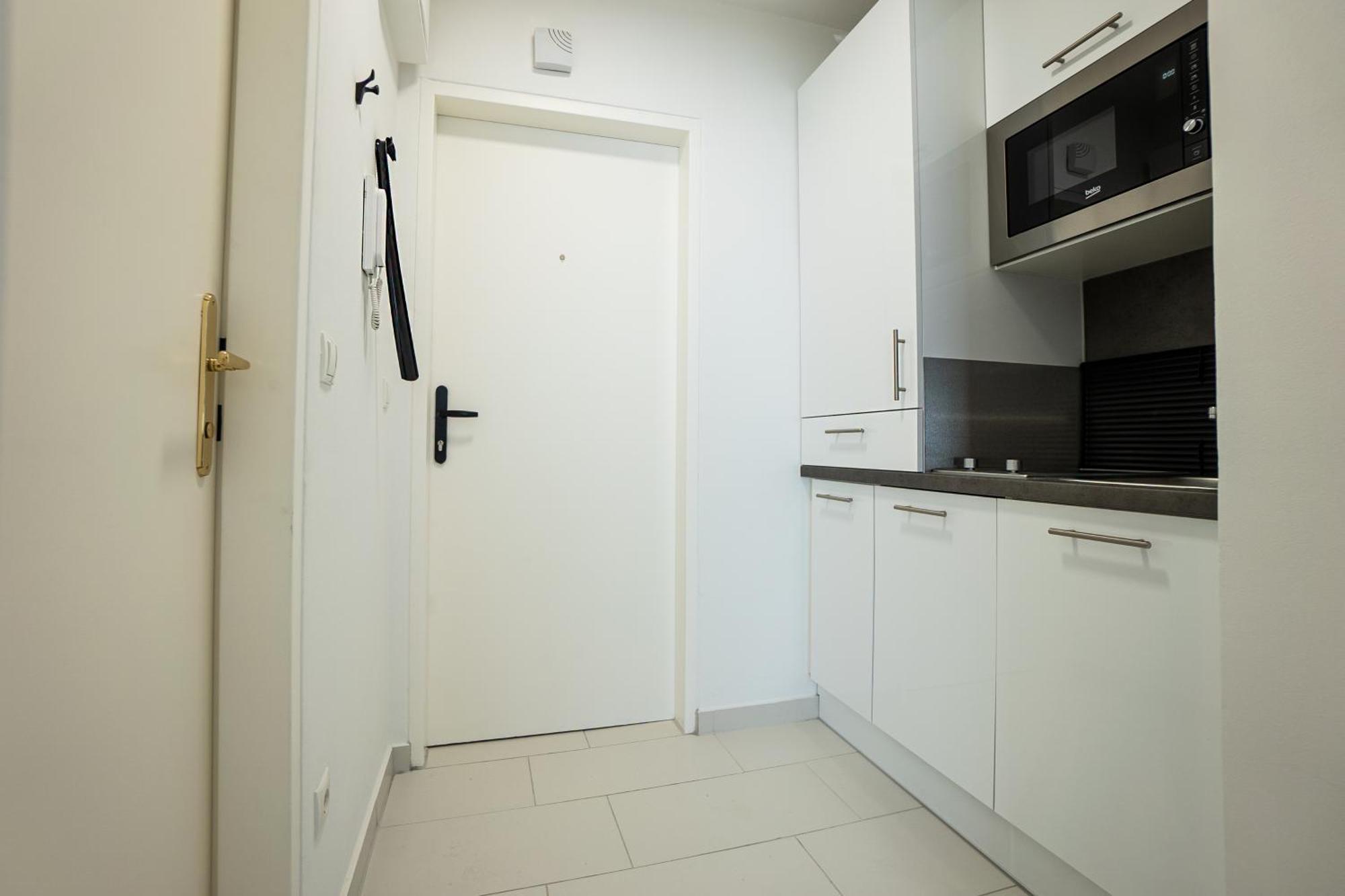 Bright Stylish In A Location Apartament Viena
