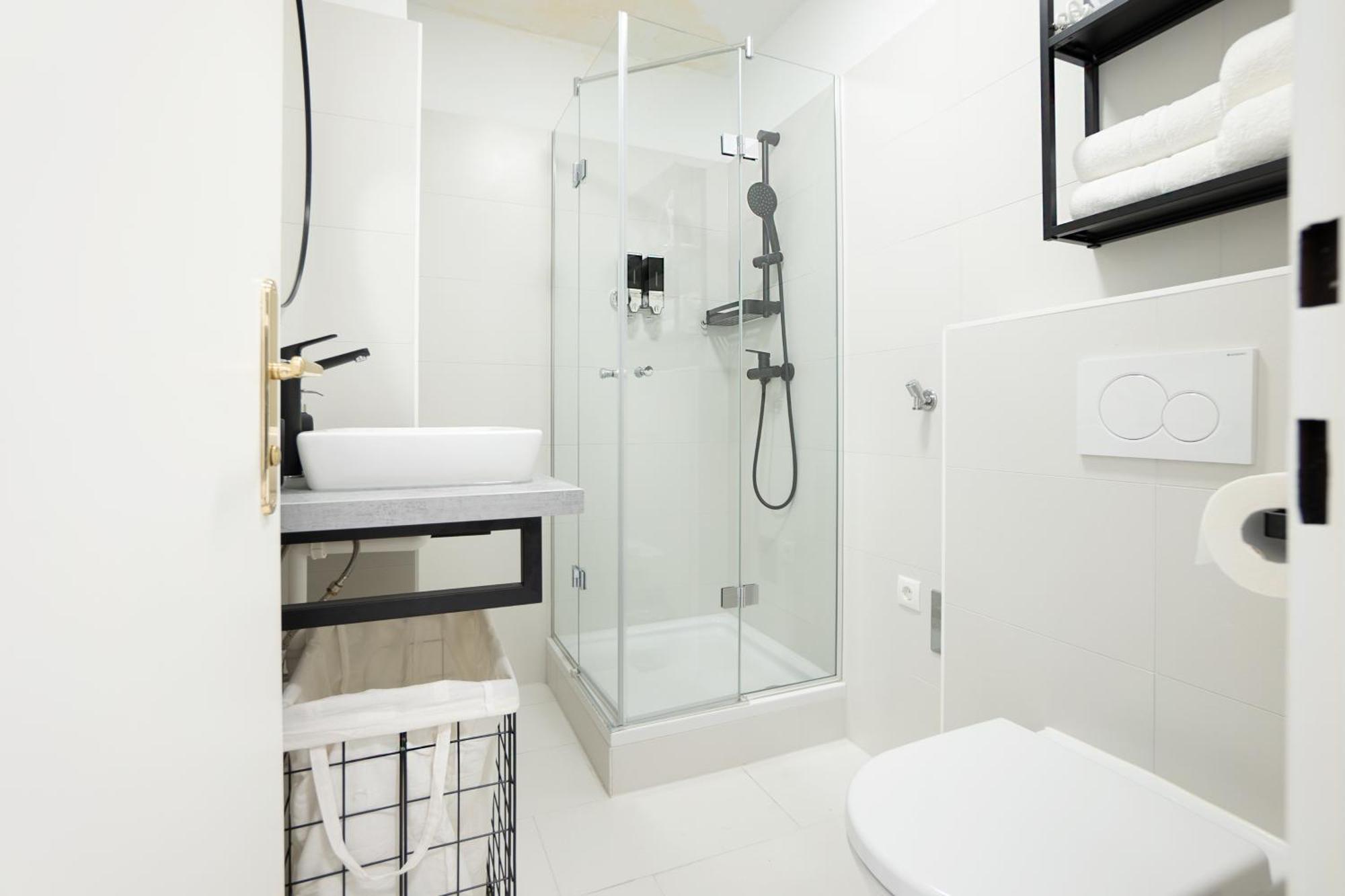 Bright Stylish In A Location Apartament