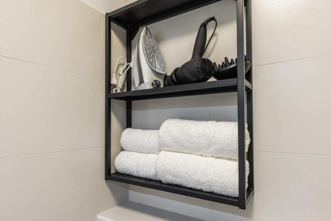 Bright Stylish In A Location Appartement